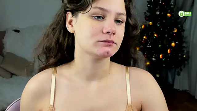 Snapshot of Charlotte_wow chatting on December 18, 2025, 2:43 pm Charlotte wow online show from December 18, 2025, 2:43 pm