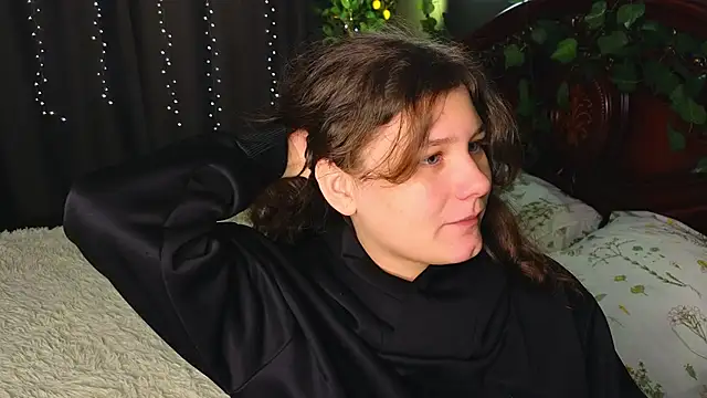 Snapshot of Charlotte_wow chatting on November 27, 2025, 11:38 pm Charlotte wow online show from November 27, 2025, 11:38 pm