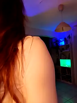 Luna Kitanna online show from January 28, 2025, 9:40 pm