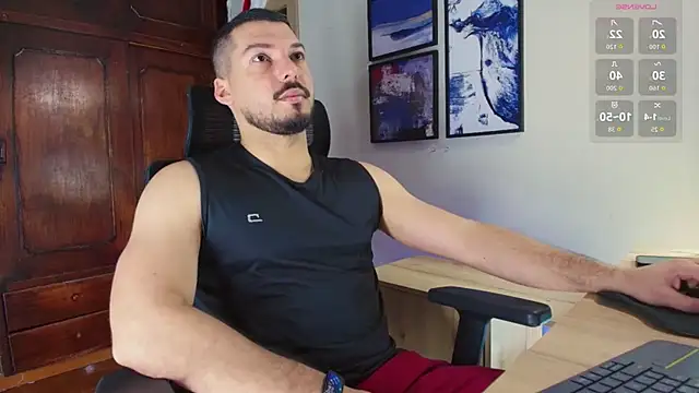 Snapshot of HenryBenso chatting on December 16, 2025, 8:46 pm HenryBenso online show from December 16, 2025, 8:46 pm