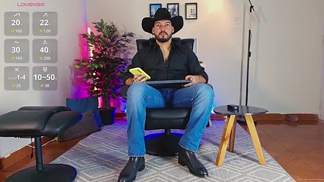 Snapshot of HenryBenso chatting on October 14, 2025, 5:46 pm HenryBenso online show from October 14, 2025, 5:46 pm