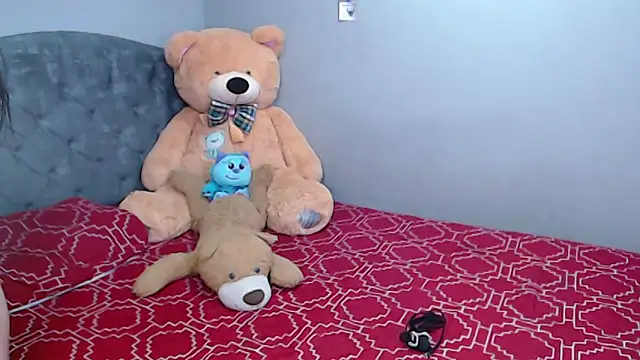 Snapshot of Gaby_foz chatting on May 27, 2026, 6:48 pm Gaby foz online show from May 27, 2026, 6:48 pm