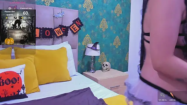 Snapshot of SuzanSmithh chatting on October 18, 2025, 2:30 pm SuzanSmithh online show from October 18, 2025, 2:30 pm