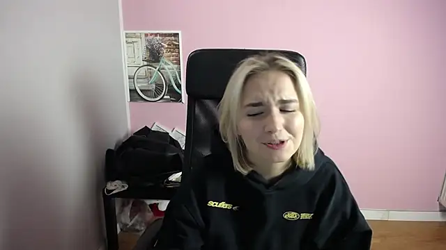 viktoria lovely online show from March 10, 2026, 3:16 pm