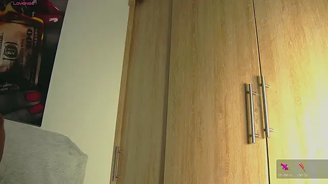 aidaadams online show from November 3, 2025, 10:08 am