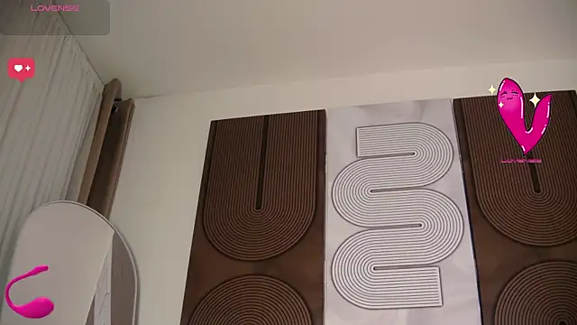 aidaadams online show from February 25, 2026, 11:43 am