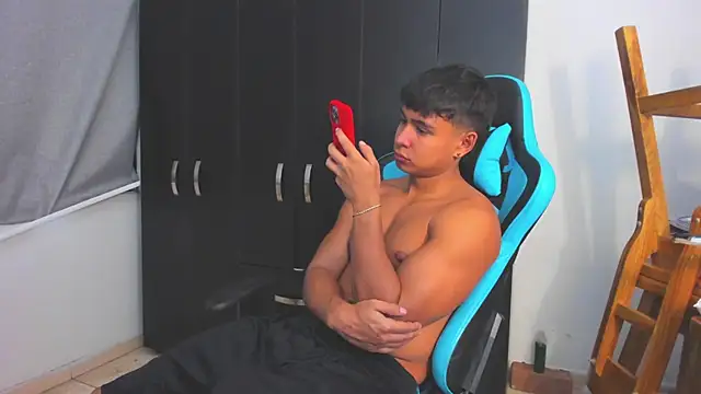 Snapshot of Bray_Kevin chatting on December 2, 2025, 9:27 pm Bray Kevin online show from December 2, 2025, 9:27 pm