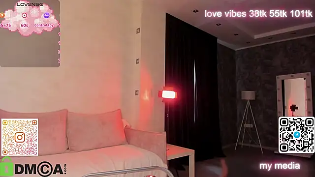 Snapshot of Tracy-Taylor chatting on October 12, 2025, 8:48 am Tracy-Taylor online show from October 12, 2025, 8:48 am