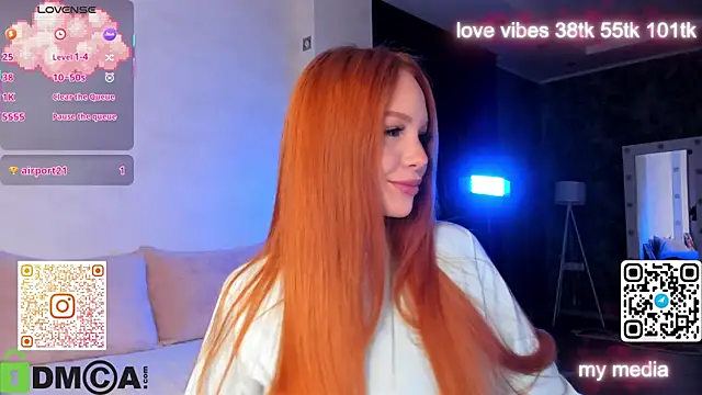 Snapshot of Tracy-Taylor chatting on December 5, 2025, 1:05 am Tracy-Taylor online show from December 5, 2025, 1:05 am