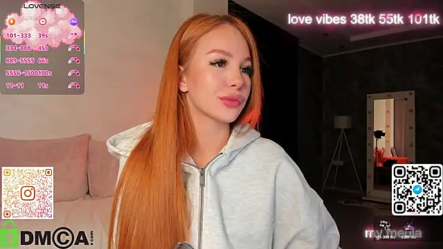 Snapshot of Tracy-Taylor chatting on November 14, 2025, 12:25 am Tracy-Taylor online show from November 14, 2025, 12:25 am