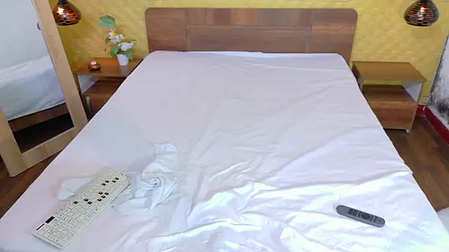 Snapshot of Mrs_booty chatting on October 20, 2025, 3:01 pm Mrs booty online show from October 20, 2025, 3:01 pm