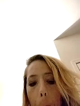 Blueeyesoulsnatcher online show from October 30, 2025, 7:50 am