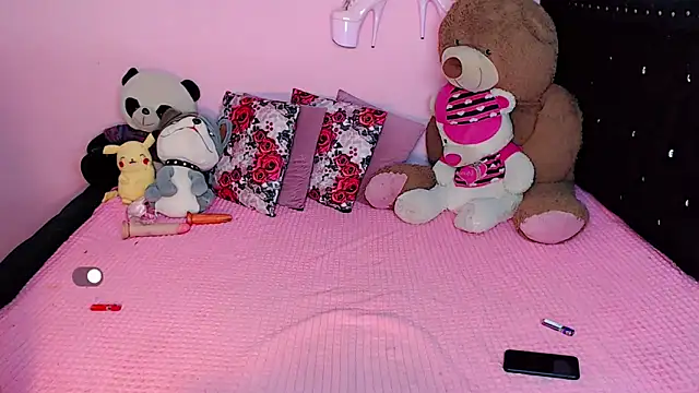 Ciinamonloren online show from December 19, 2025, 3:32 am