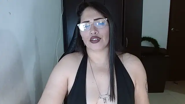 natashasmithe online show from November 24, 2025, 1:16 am