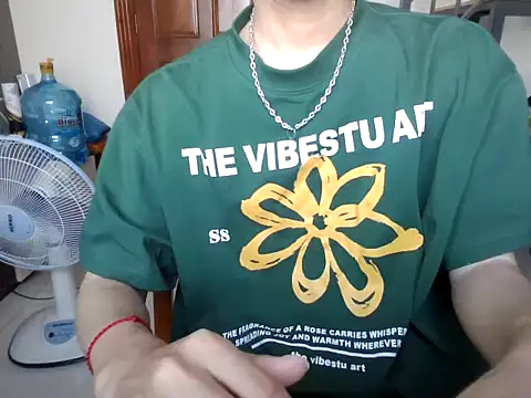 Snapshot of ChenJiaHui2004 chatting on December 18, 2025, 3:55 am ChenJiaHui2004 online show from December 18, 2025, 3:55 am