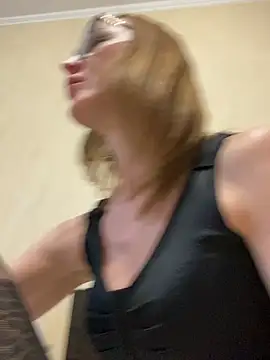 Snapshot of LauraDavis chatting on April 25, 2026, 4:15 pm LauraDavis online show from April 25, 2026, 4:15 pm