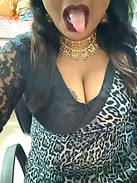 YR-SHIVANI online show from November 17, 2025, 5:44 am