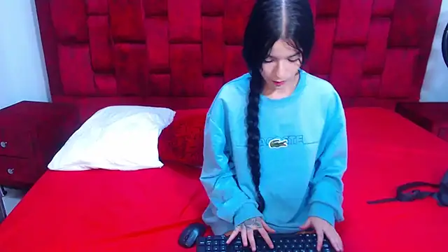 Snapshot of Couple_No_Limits chatting on March 13, 2026, 11:32 pm Couple No Limits online show from March 13, 2026, 11:32 pm