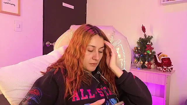 Snapshot of Tiarha chatting on November 24, 2025, 4:01 am Tiarha online show from November 24, 2025, 4:01 am