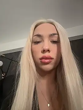 Snapshot of violettabunny03 chatting on March 6, 2026, 3:01 am violettabunny03 online show from March 6, 2026, 3:01 am