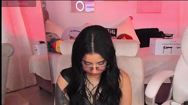 Hinataw33d01 online show from October 15, 2025, 2:54 am