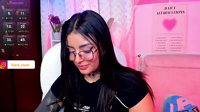 Hinataw33d01 online show from February 15, 2025, 8:33 am