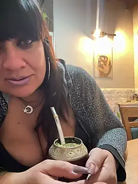 Sensualmente333 online show from May 28, 2026, 12:22 pm