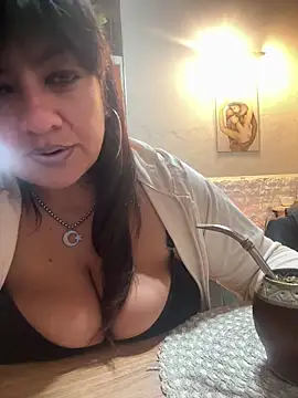 Sensualmente333 online show from May 29, 2026, 12:22 pm