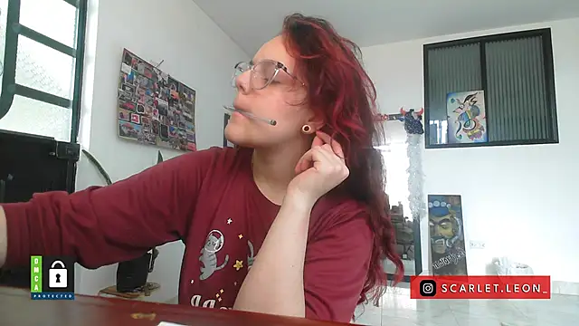 Snapshot of Scarletleon77 chatting on October 14, 2025, 3:23 pm Scarletleon77 online show from October 14, 2025, 3:23 pm