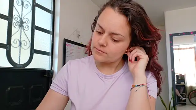 Scarletleon77 online show from May 11, 2026, 4:04 pm