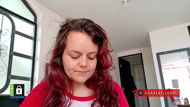 Scarletleon77 online show from April 28, 2026, 2:21 pm