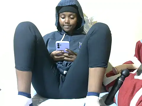 Snapshot of Sweet_kelsiey chatting on February 27, 2026, 2:12 am Sweet kelsiey online show from February 27, 2026, 2:12 am