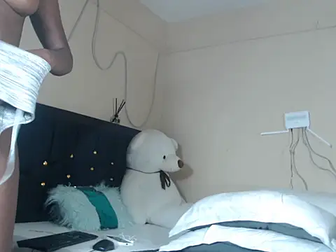 leslie bebby2 online show from November 7, 2025, 10:57 pm