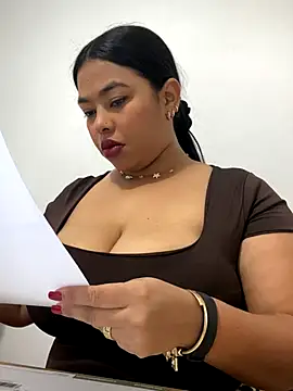 Snapshot of PUSHYLATE chatting on December 3, 2025, 2:16 pm PUSHYLATE online show from December 3, 2025, 2:16 pm