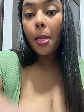 Snapshot of PUSHYLATE chatting on October 30, 2025, 4:33 am PUSHYLATE online show from October 30, 2025, 4:33 am