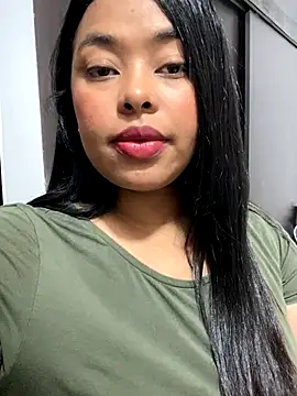 Snapshot of PUSHYLATE chatting on November 18, 2025, 2:27 am PUSHYLATE online show from November 18, 2025, 2:27 am