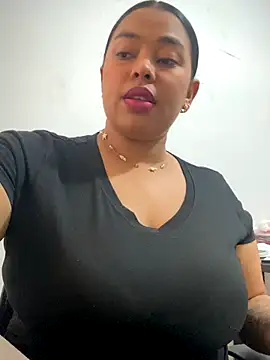 Snapshot of PUSHYLATE chatting on December 4, 2025, 7:46 pm PUSHYLATE online show from December 4, 2025, 7:46 pm