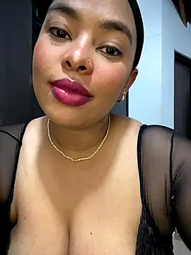 Snapshot of PUSHYLATE chatting on November 5, 2025, 1:20 am PUSHYLATE online show from November 5, 2025, 1:20 am