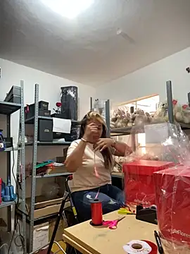 Snapshot of PUSHYLATE chatting on September 15, 2025, 5:24 pm PUSHYLATE online show from September 15, 2025, 5:24 pm