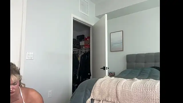 ElenaErickson online show from March 11, 2026, 9:09 pm