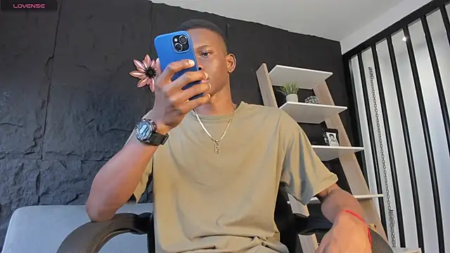 JacksonMuller  online show from November 28, 2025, 12:38 pm