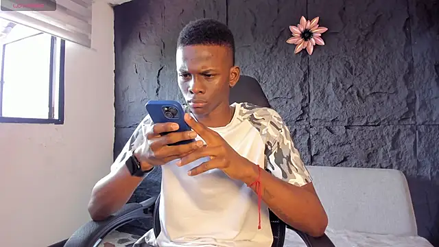 JacksonMuller  online show from November 25, 2025, 1:11 pm