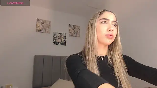Snapshot of Marian_se chatting on April 22, 2026, 1:34 am Marian se online show from April 22, 2026, 1:34 am