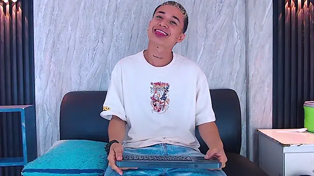 jeic 18 online show from November 25, 2025, 7:25 pm