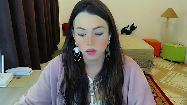 Sophie Fantasys online show from May 3, 2026, 7:46 am
