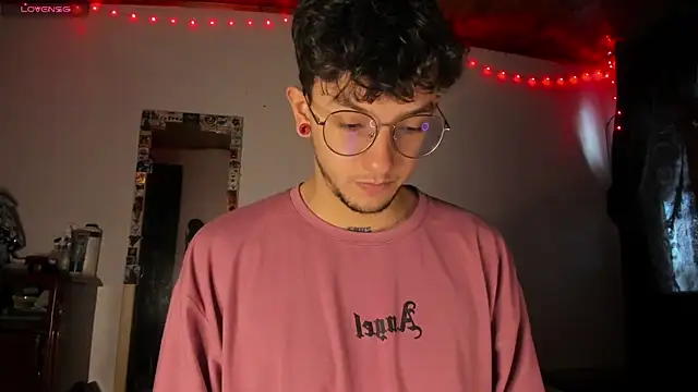 Snapshot of koddy_0 chatting on December 16, 2025, 2:32 pm koddy 0 online show from December 16, 2025, 2:32 pm