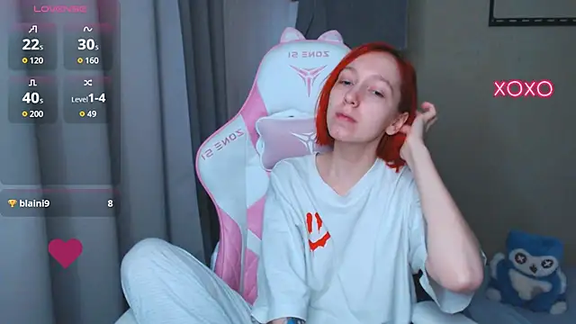 Snapshot of LeahGottty chatting on November 13, 2025, 3:32 am LeahGottty online show from November 13, 2025, 3:32 am