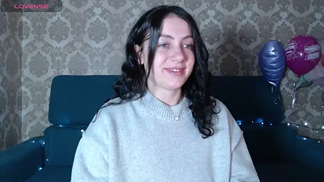 Snapshot of Louise_Lavender chatting on February 5, 2025, 4:16 am Louise Lavender online show from February 5, 2025, 4:16 am