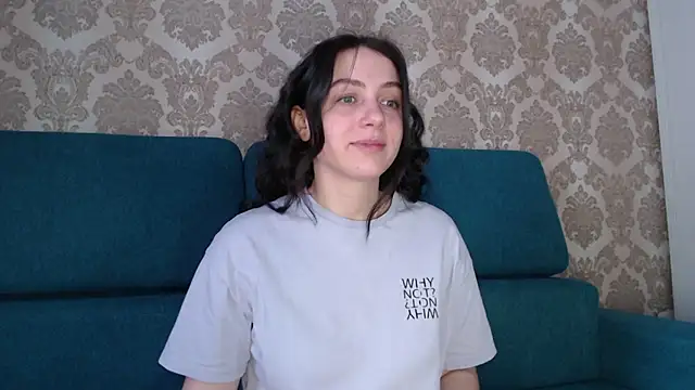 Snapshot of Louise_Lavender chatting on March 15, 2025, 10:13 am Louise Lavender online show from March 15, 2025, 10:13 am