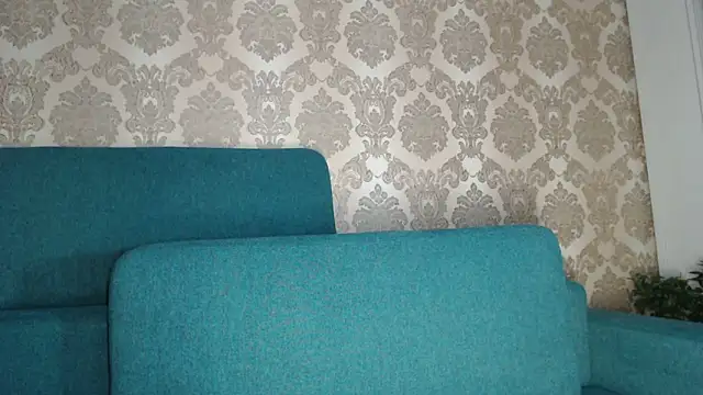 Snapshot of Louise_Lavender chatting on February 21, 2025, 11:44 am Louise Lavender online show from February 21, 2025, 11:44 am